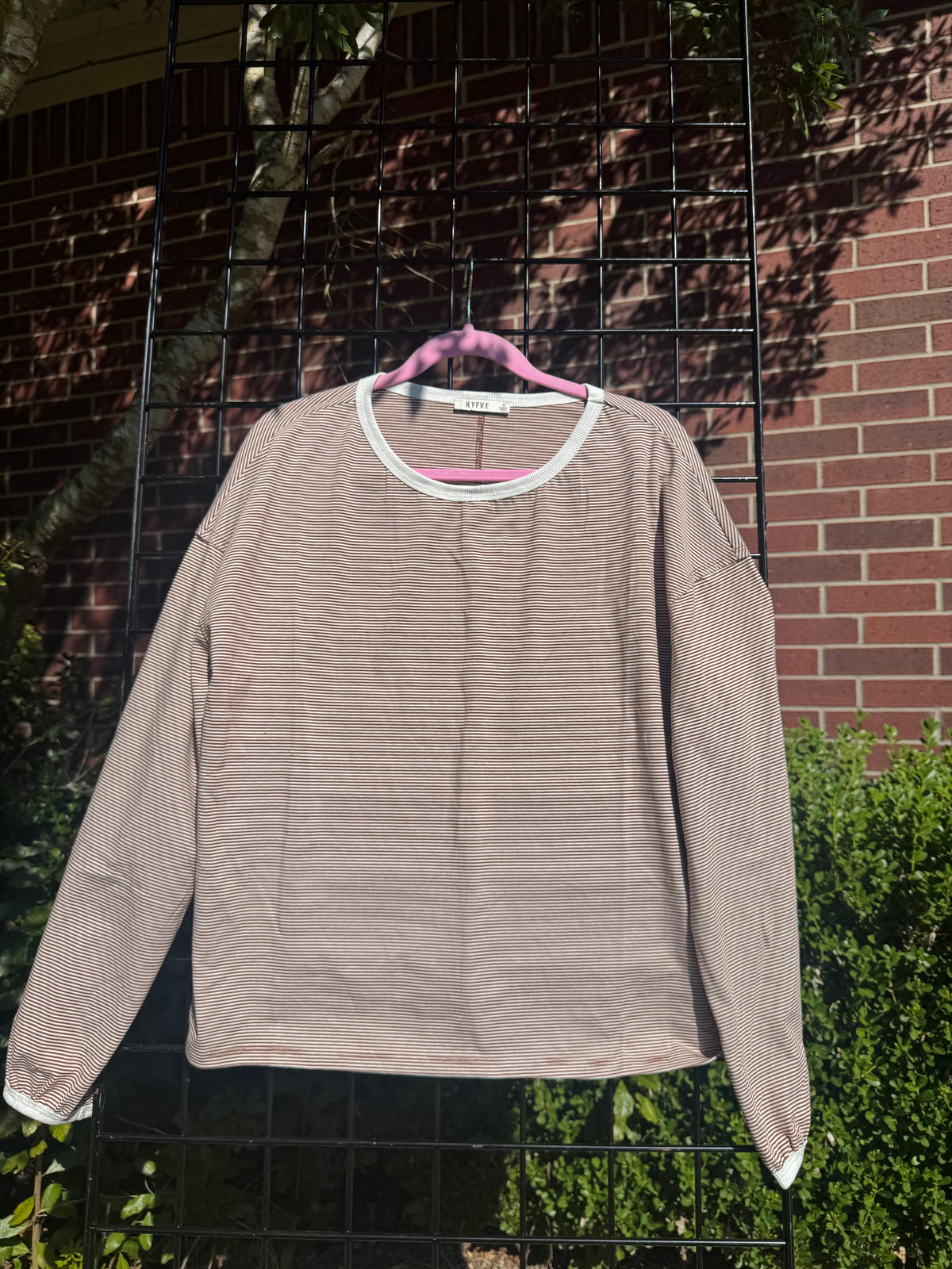 Bricks Stripped Top