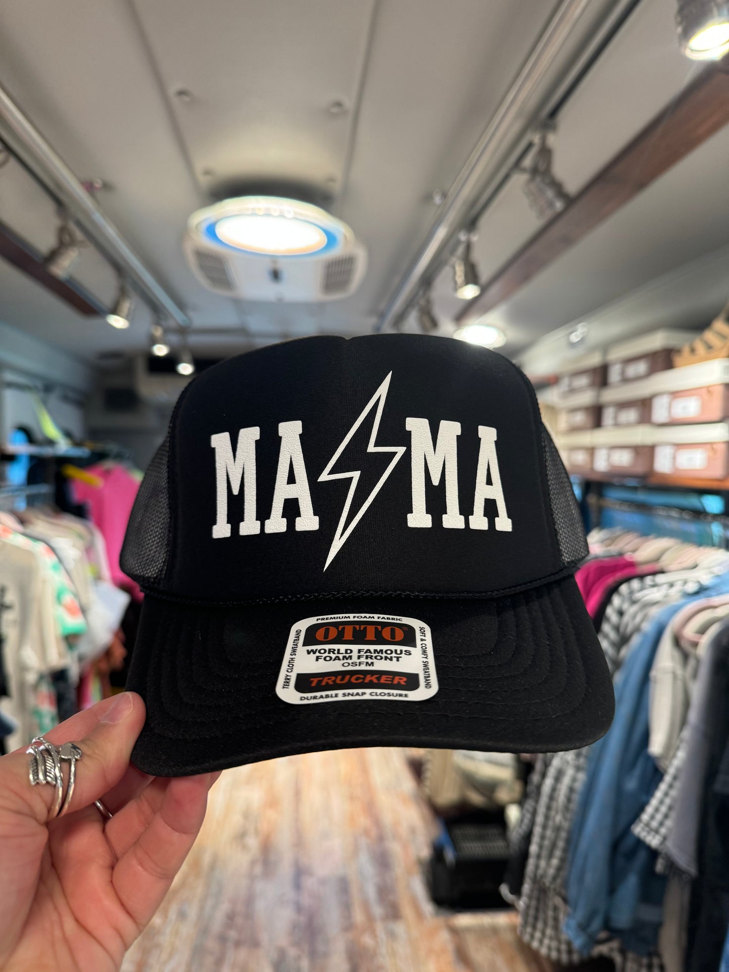 Mama Lightening Trucker